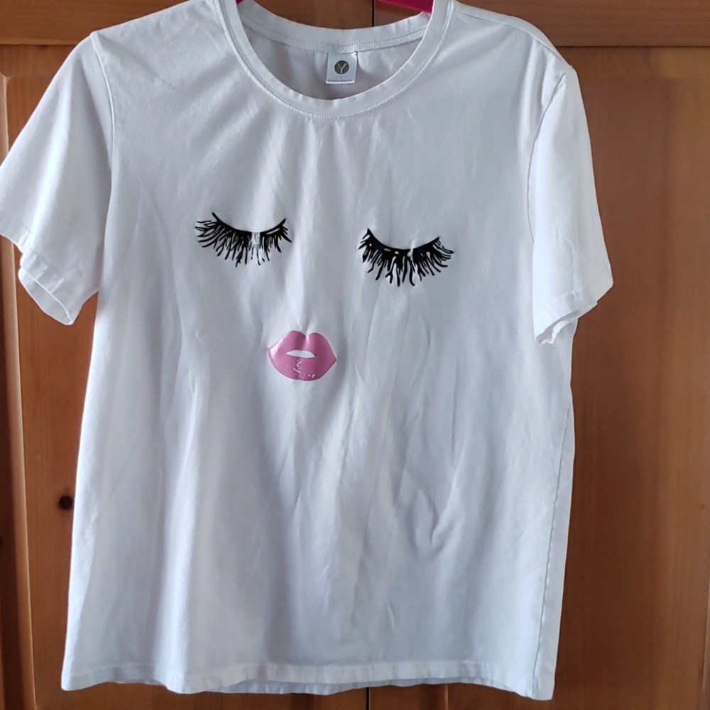 Tee shirt